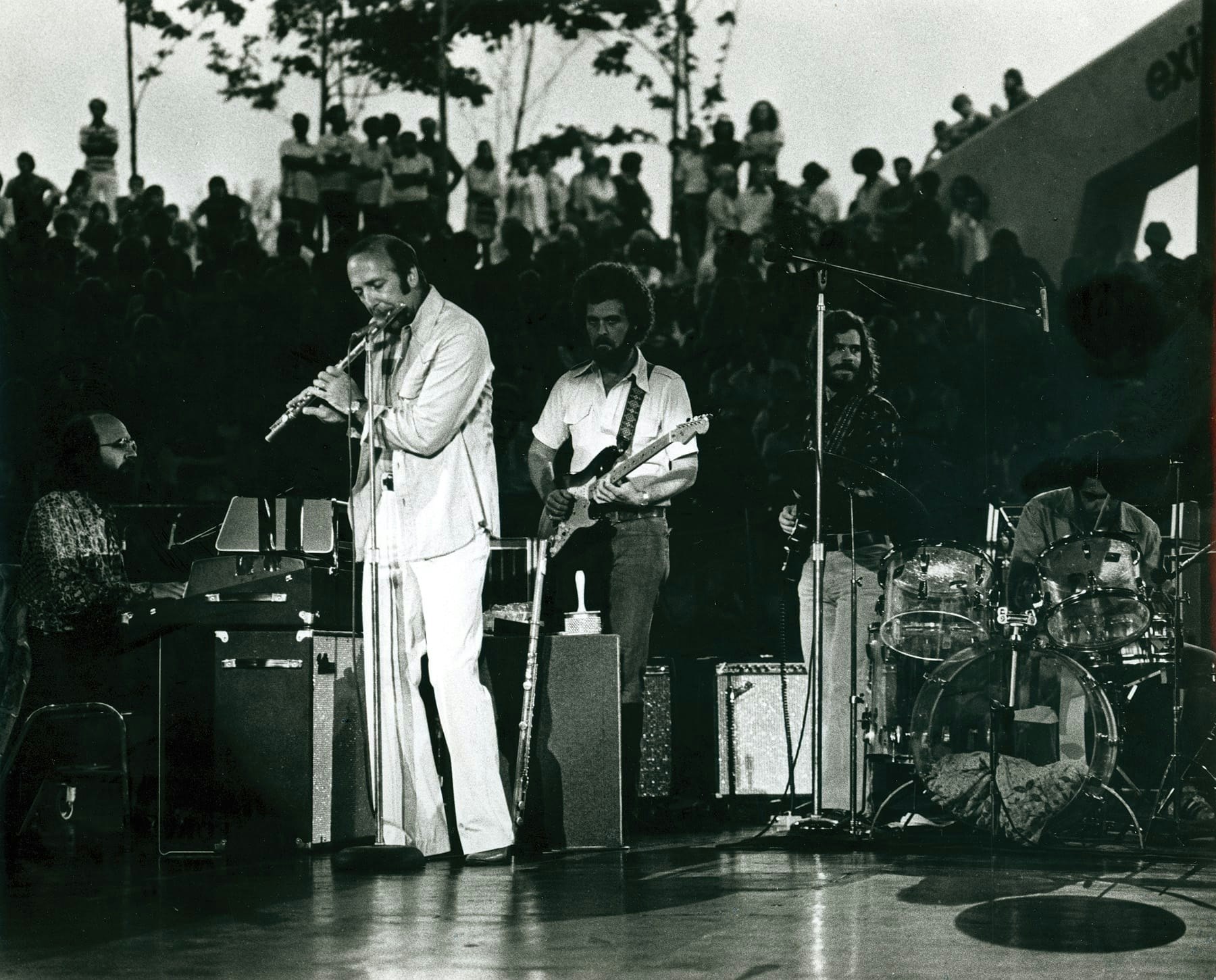 (left to right) Pat Rebillot (Rhodes piano), Herbie Mann (guitar), Jerry Friedman (guitar), and Steve Gadd (drums), August 1974. Photo courtesy of Janeal Arison.